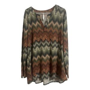 Women’s Dear Scarlett Green and Orange Chevron Striped V-Neck Top – Size 2XL